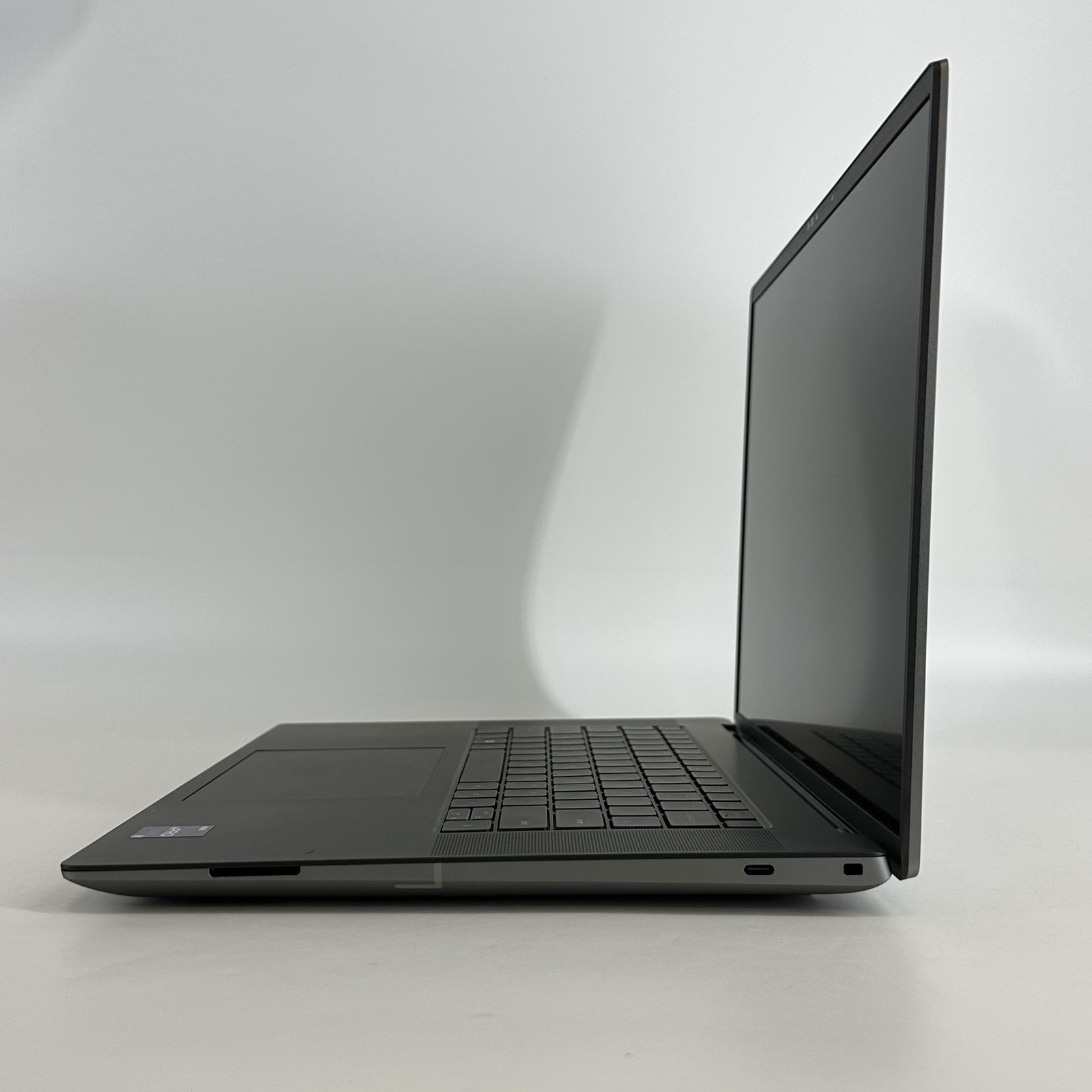 Dell Precision 5680 16 FHD+ 2.5 GHz i7-13800H 32GB 512GB SSD NVIDIA RTX 2000 Ada