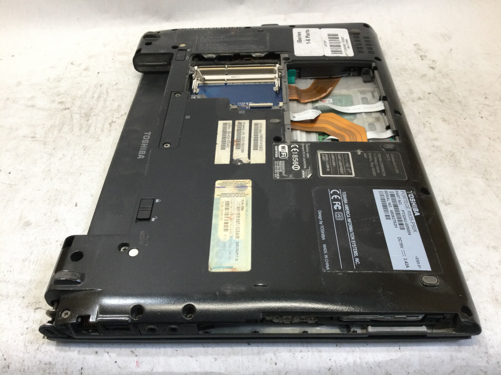TOSHIBA PORTEGE R835-P50X – FOR PARTS – INTEL I3 – NO RAM – READ DESCRIPTION -BB