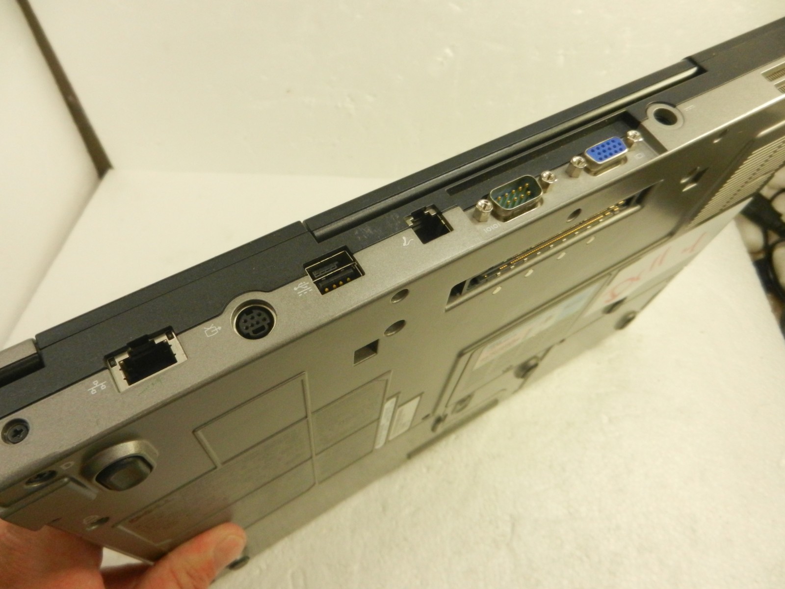 Dell Latitude D830 LAPTOP Core 2 Duo / 2GB / 120GB HDD Serial Port Windows XP