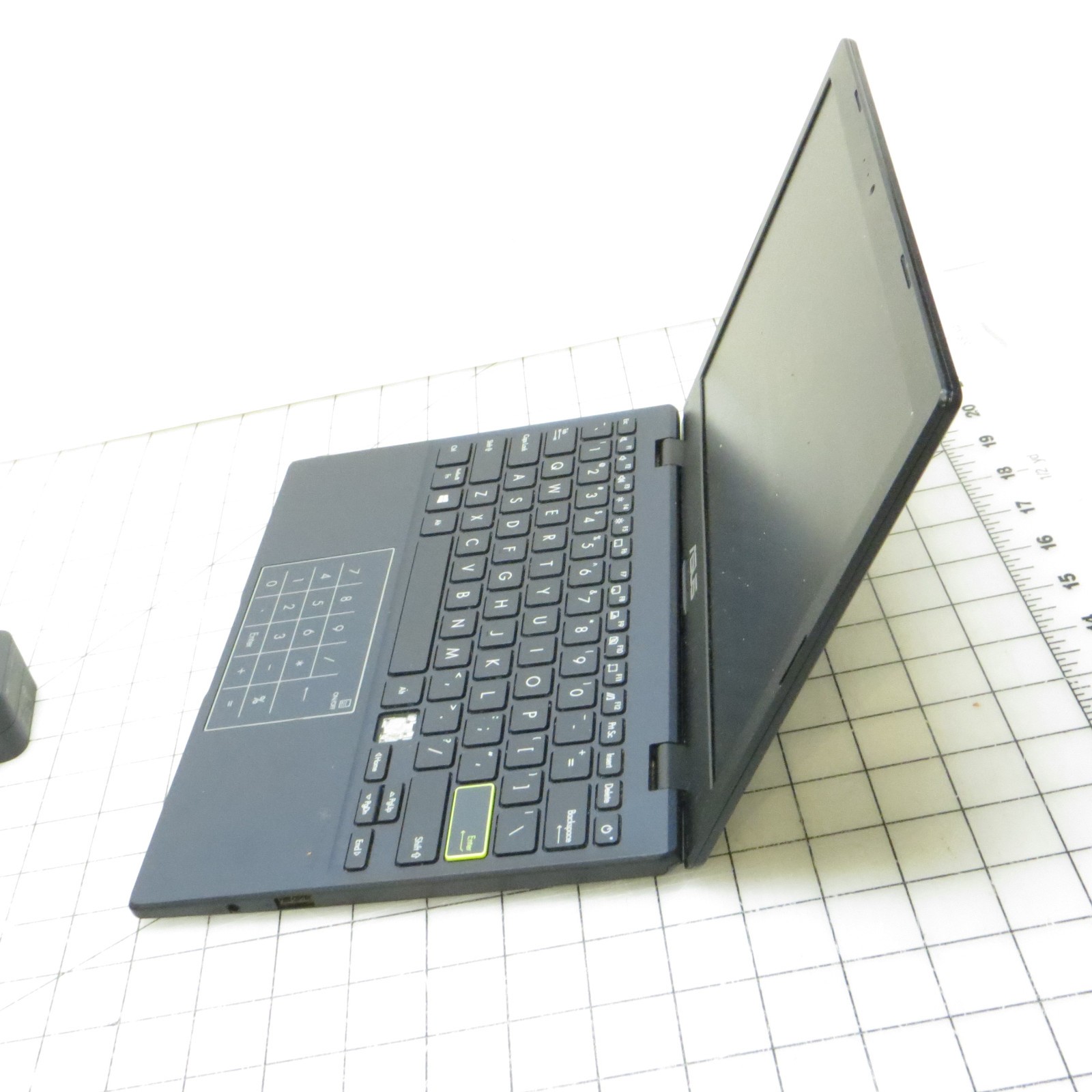 Asus L210M Intel Celeron 4GB RAM 64GB EMMC 11.5″ Win 10 Laptop PC – Broken Key