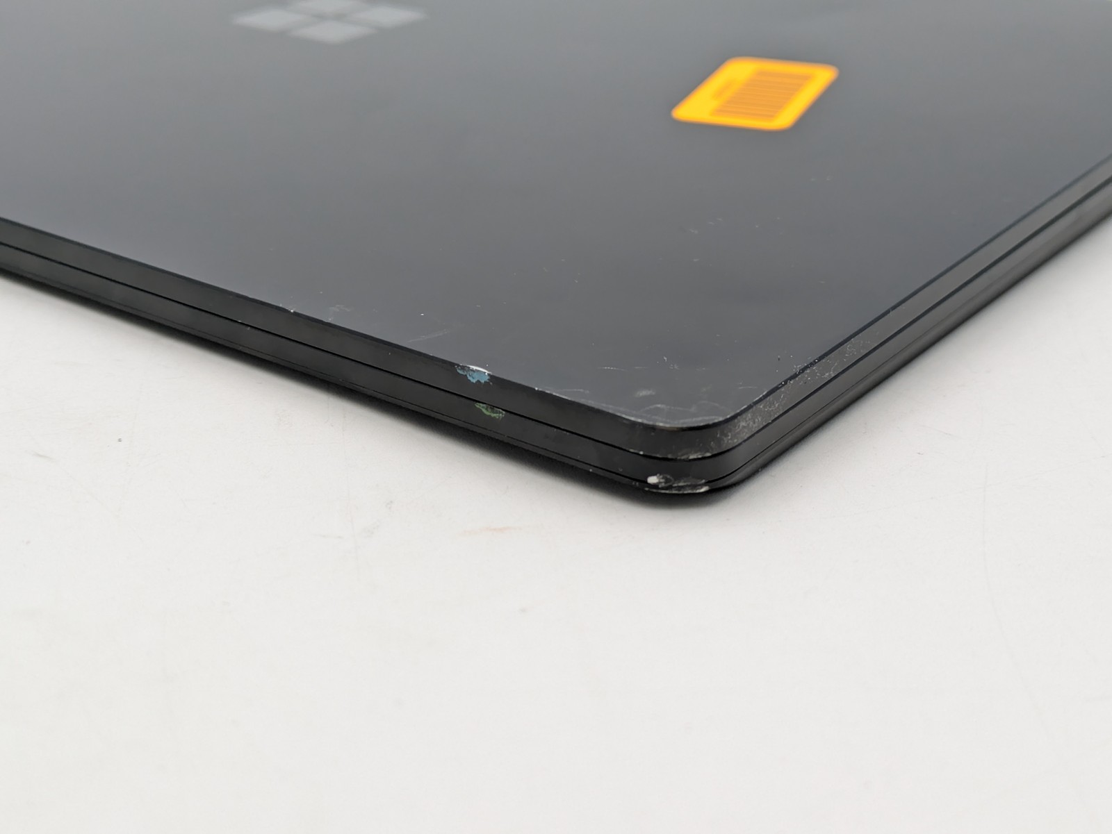 Microsoft Surface Laptop 4 13.5″ Ryzen 5 4680U 16GB DDR4 256GB SSD Win 11 Home