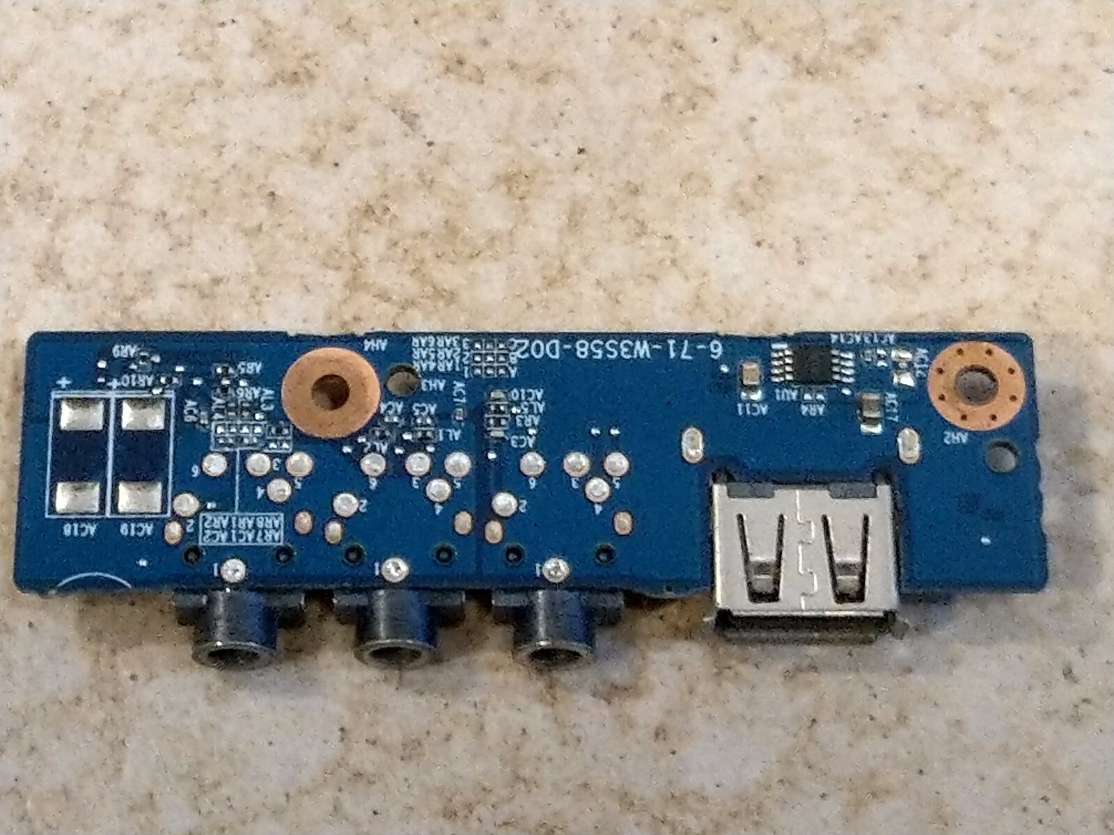 CLEVO W370 W355 W350 USB + AUDIO JACK PCB 6-71-W3S58-D02