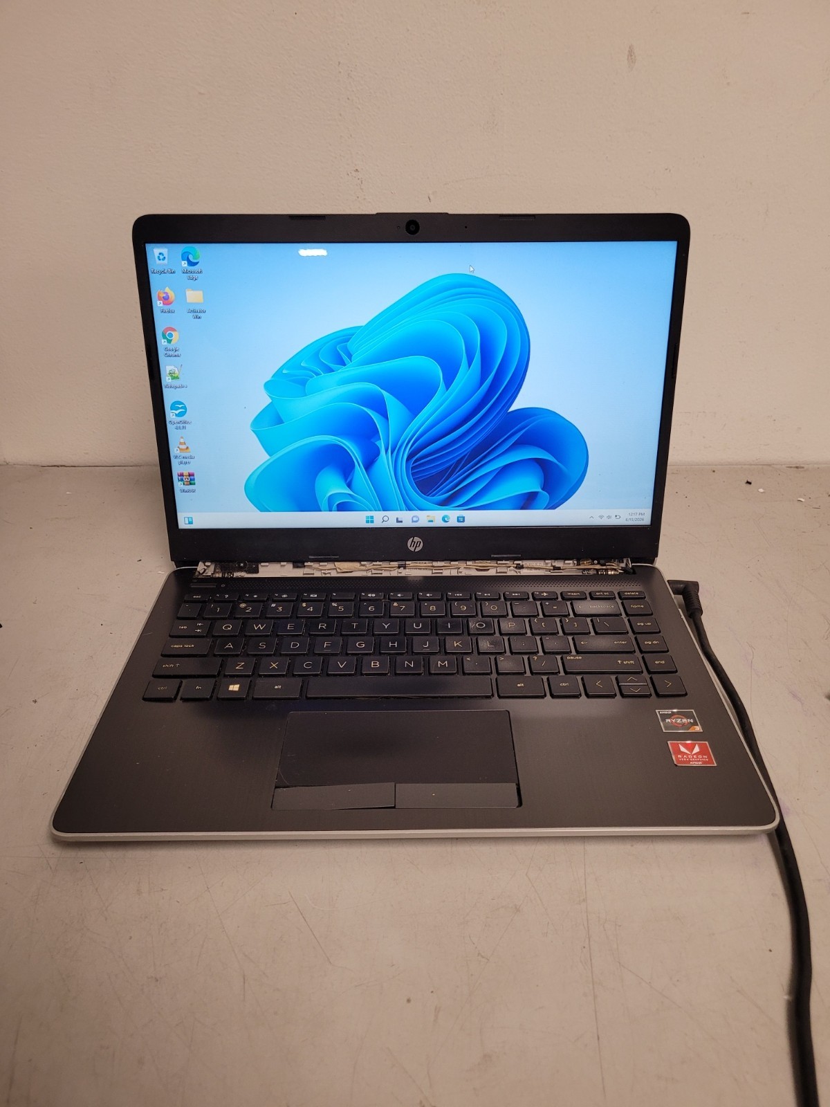 Hp laptop 14-dk0xxx 14″ amd ryzen3 3200u 2600mhz 4gb ram 128gb ssd 5CG9242JWK