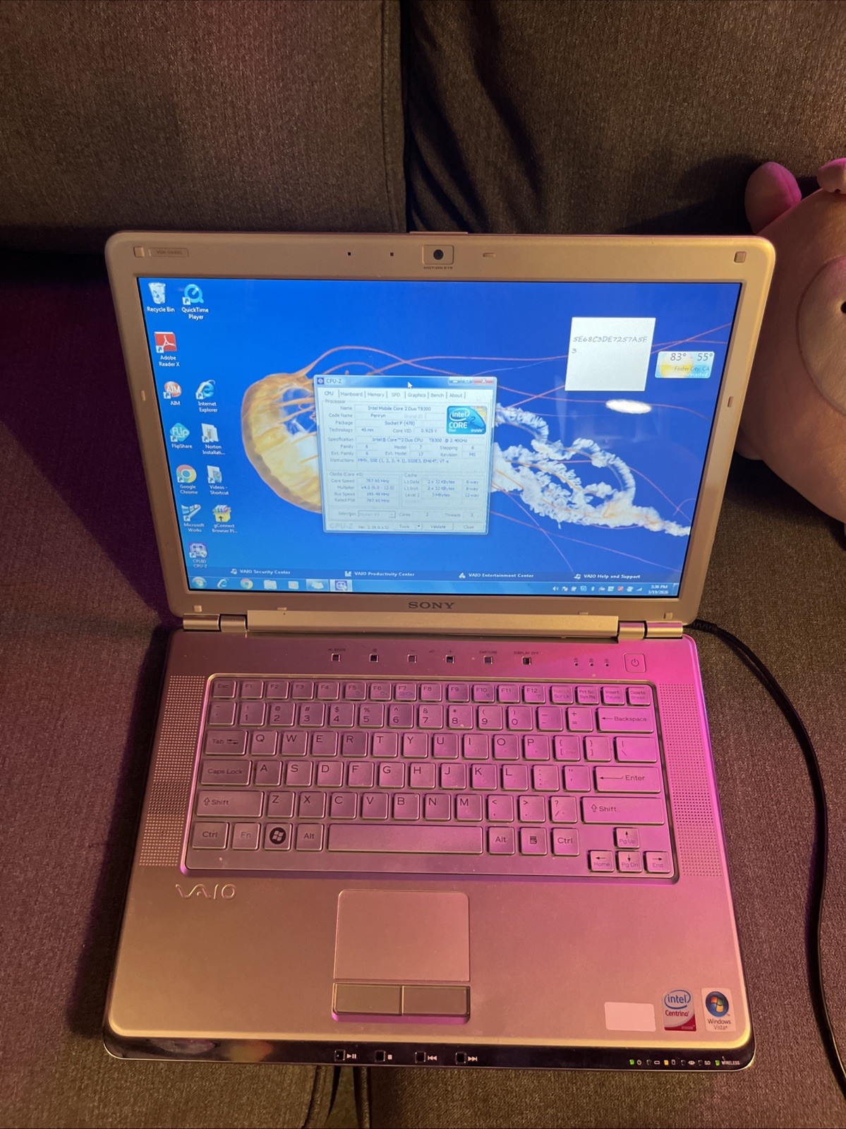 Sony Viao VGN-CR490 Aesthetic Windows 7 Laptop Core 2 Duo T8300, 2GB RAM , 230GB