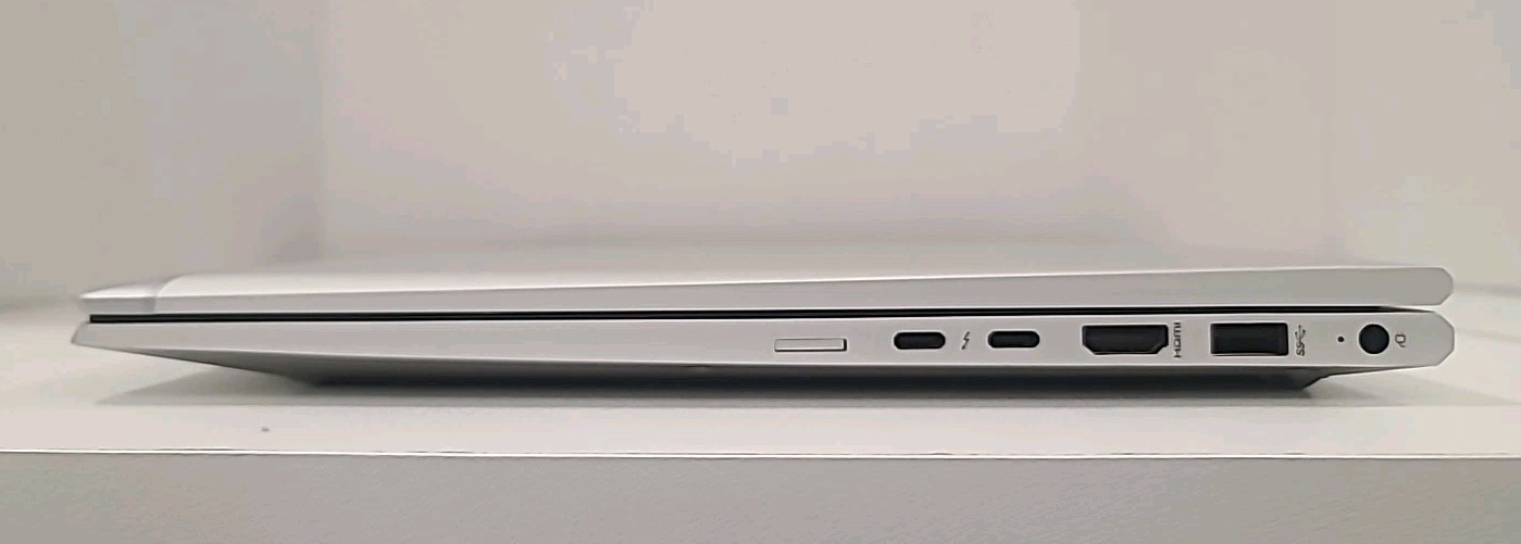 HP Elitebook 850 G8 15.6″ Silver FHD 2.4 GHz i5-1135G7 16GB 512GB NVMe