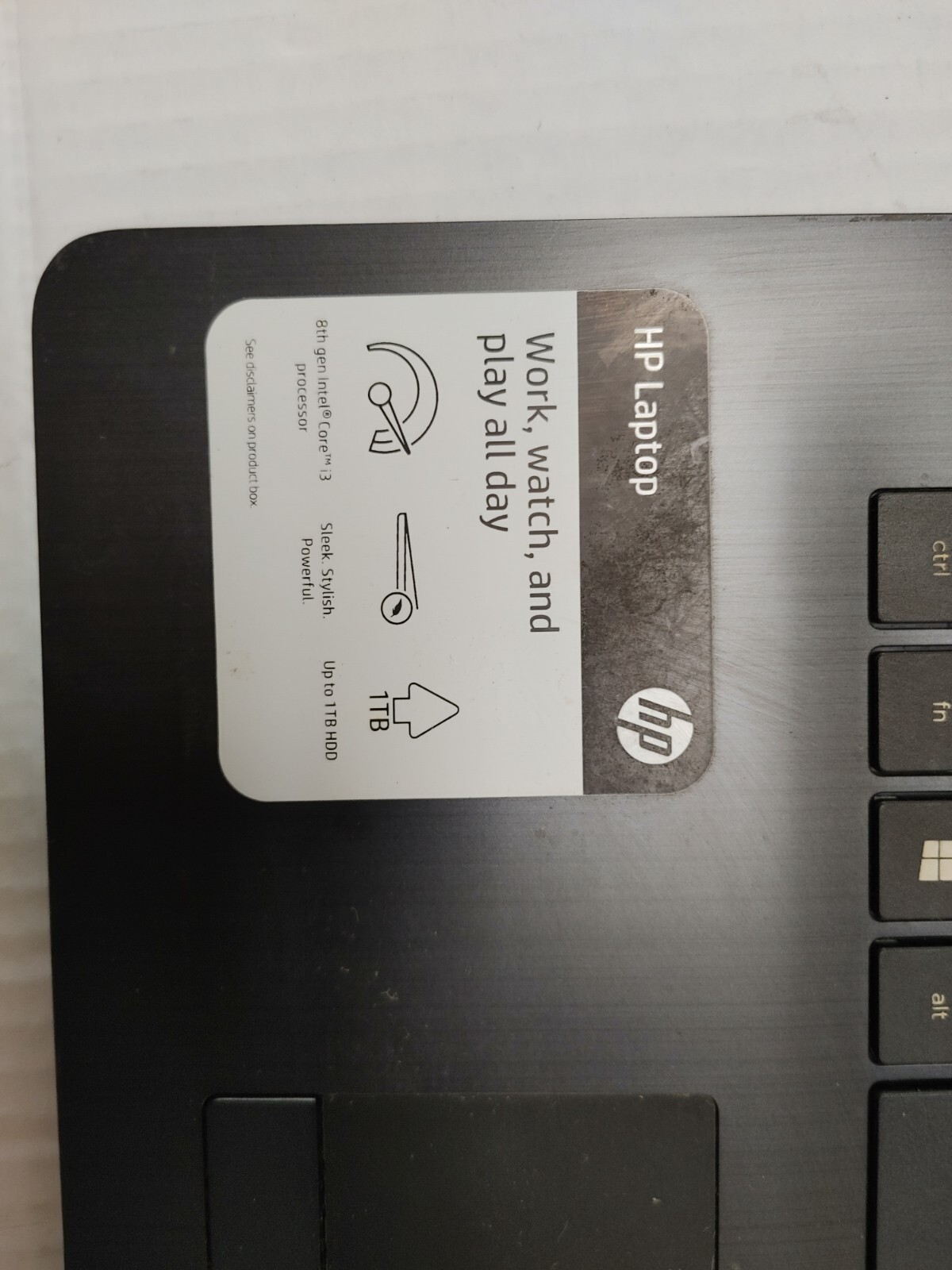 HP 17-by0xxx Core i3-8130U@ 2.20GHz , NO RAM ,NO HD , Bad screen ,for parts only