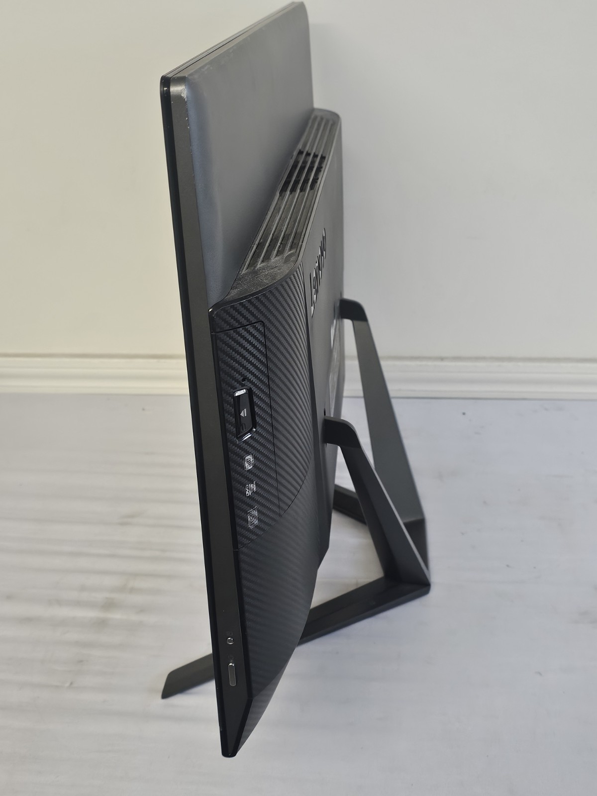 Lenovo IdeaCentre A10 700-27ISH All-In-One Intel i3-6100 8GB RAM 250GB SSD Win10