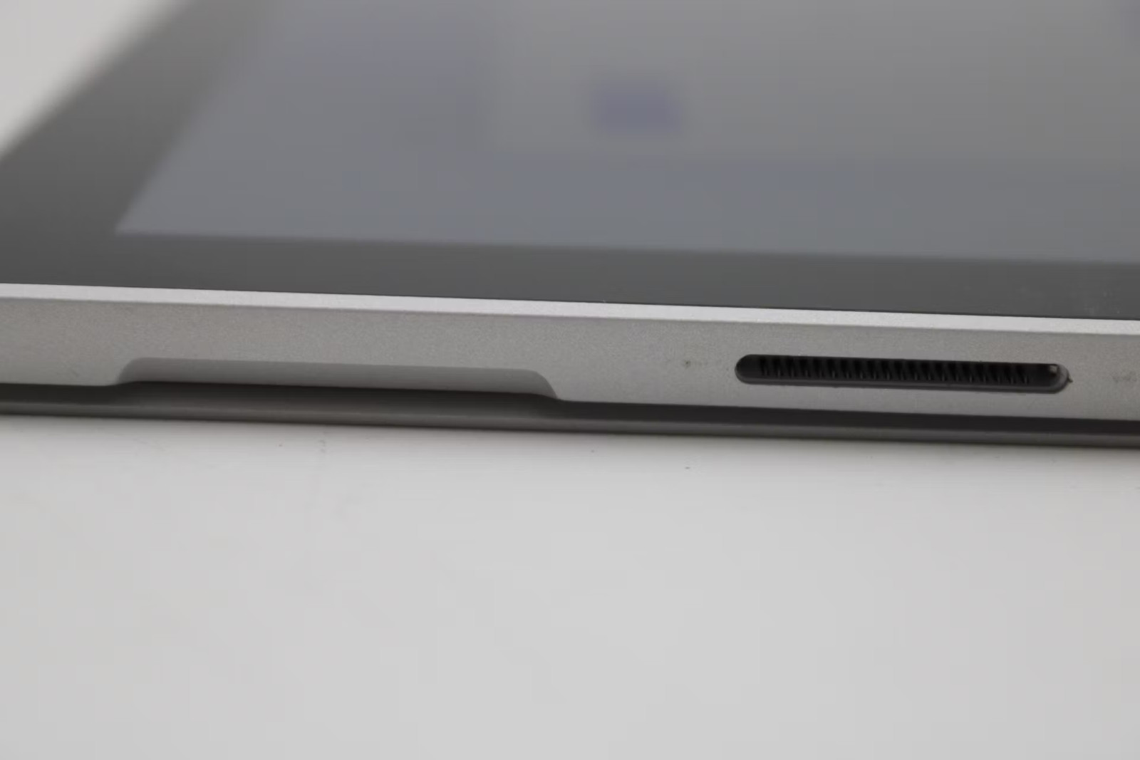 Microsoft Surface Pro 7 Used 12.3″ i5-1035G4, 16GB RAM, No Keyboard