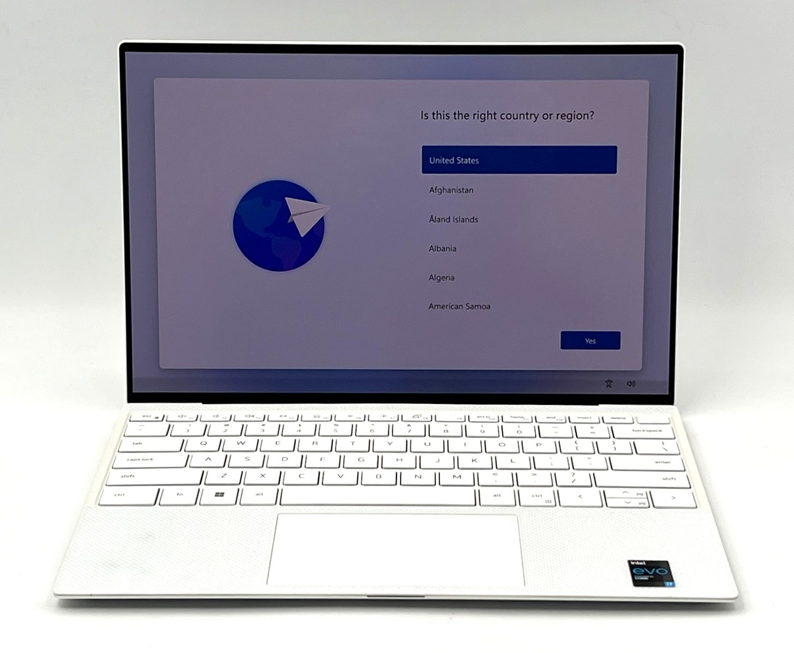 Dell XPS 13 9310 – 13.4″ 3.5K Touch – Intel i7-1165G7 – 8GB RAM – 512GB SSD