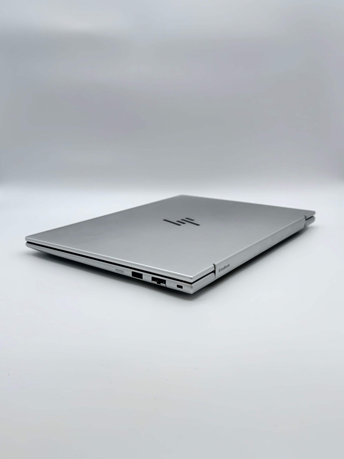 HP EliteBook 6 G1a 14″ Ryzen 5 PRO 230 32GB RAM 256GB SSD Radeon 760M Silver