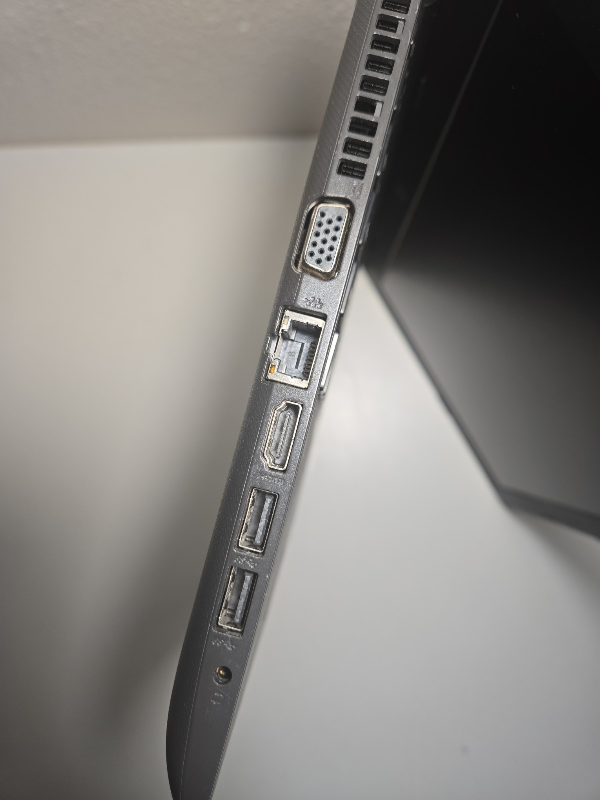 HP 15″/i5-7200u/8Gb/ssd 127Gb/Camera/../ Battery Is BAD/ NO AC #17