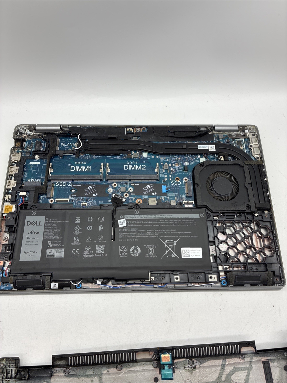 Dell Latitude 5530 i5-11th Gen NO RAM/SSD No Power For Parts SEE PICS (L61)