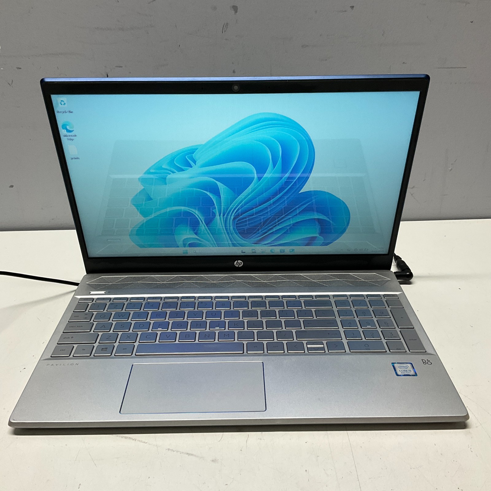 HP Pavilion 15-cs0022cl Laptop Intel Core i5-8250U @ 1.60 GHz 4GB 256GB SSD
