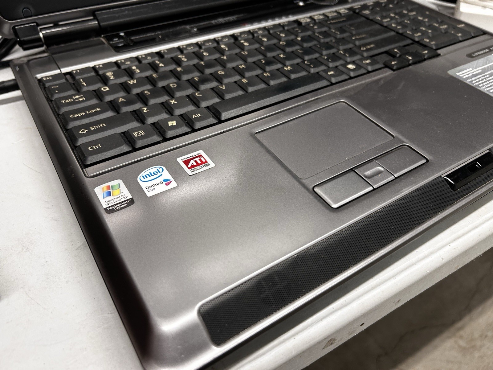 Fujitsu Lifebook N6410 17″ Centrino T2400 + 4GB Ram
