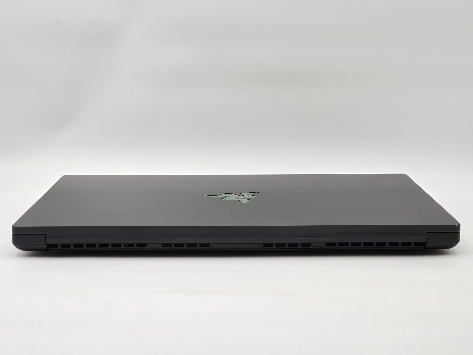 Razer Blade 16 – RZ09-0483 16″ 2560 x 1600 13TH I9-13950HX 1TB SSD 64GB W11