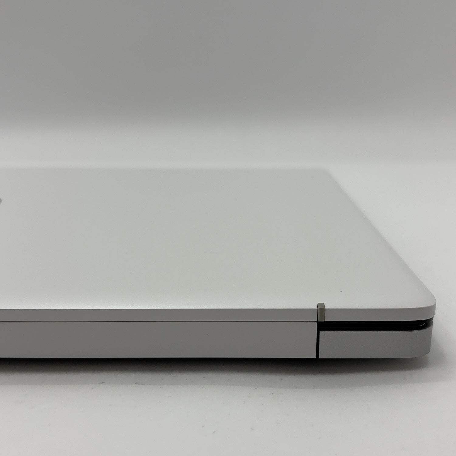Broken HP Laptop 17-CN3XXX 17.3″ N200 1.0GHz 4GB RAM 128GB SSD Bad Trackpad