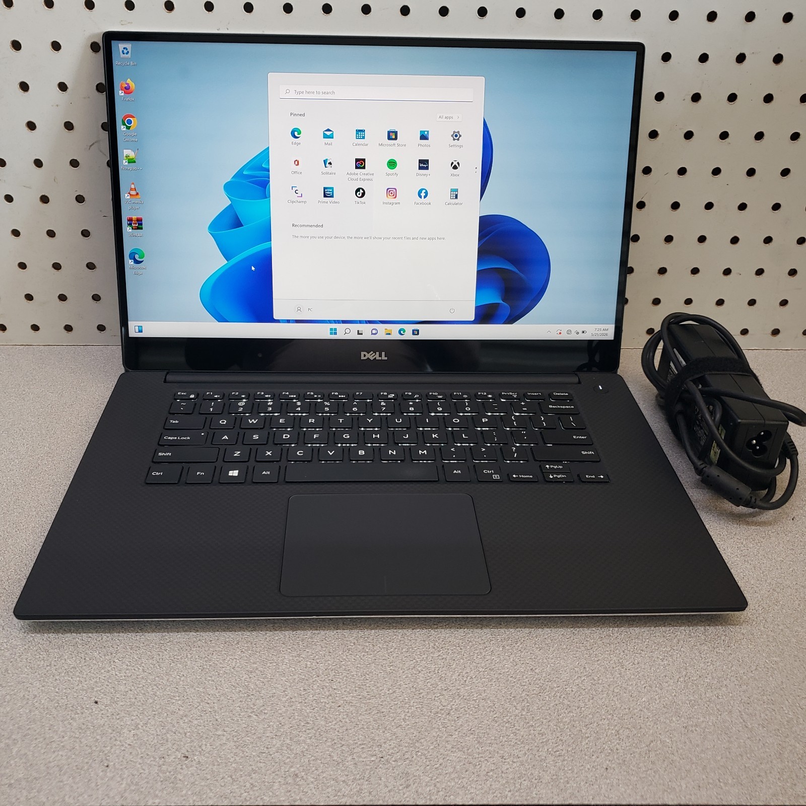 Dell Precision 5520 Touch . i5-7440HQ -16GB-512GB NVMe, WIN 11Pro, 2.80Ghz