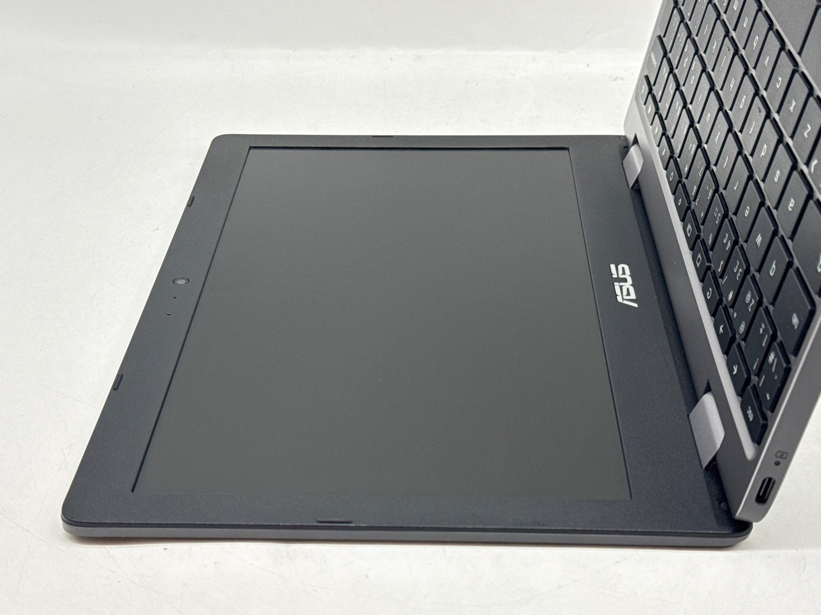Asus Chromebook C223NA 11.6″ Celeron N3350 4GB 32GB eMMC Black Used