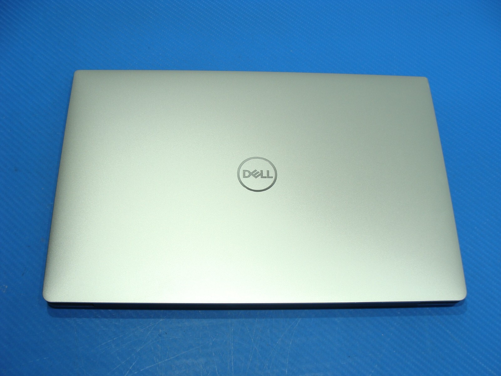 Dell XPS 7390 13.3″ FHD core i7-10710U 1.1GHz 16GB 512GB SSD Excellent Battery
