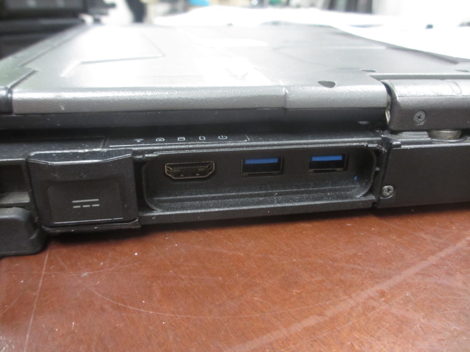 Getac V110 G2 i5 5200U 2.20GHZ 4GB Web-Cam Laptop [NO HDD/CADDY/OS/AC] w/ Pen***