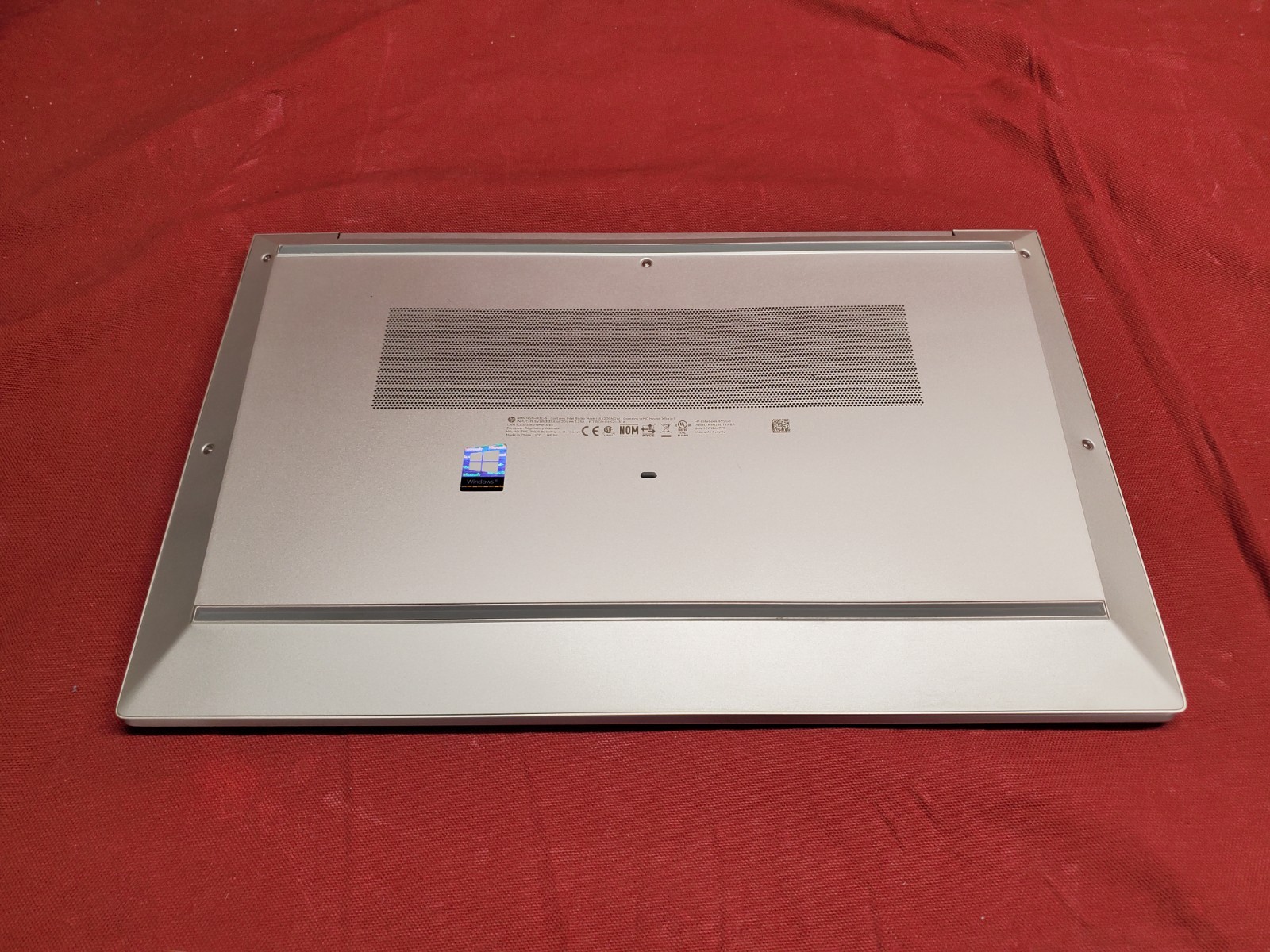 HP EliteBook 855 G8 Ryzen 7 PRO 5850U 1.90GHz / NO RAM/NO SSD *Parts* #2905