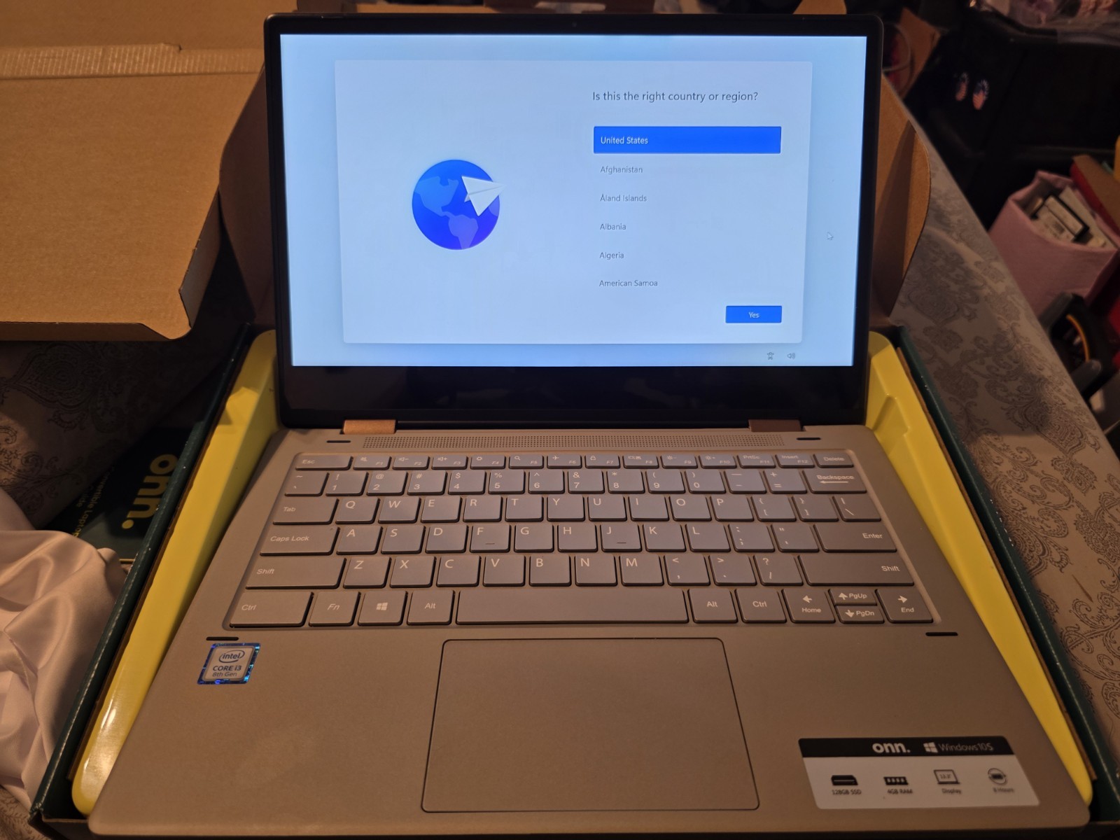 Onn 13.3″ 2-1 laptop – Tablet, i3, 4GB Ram, Touch Screen 128 SSD,1920 x 1080p