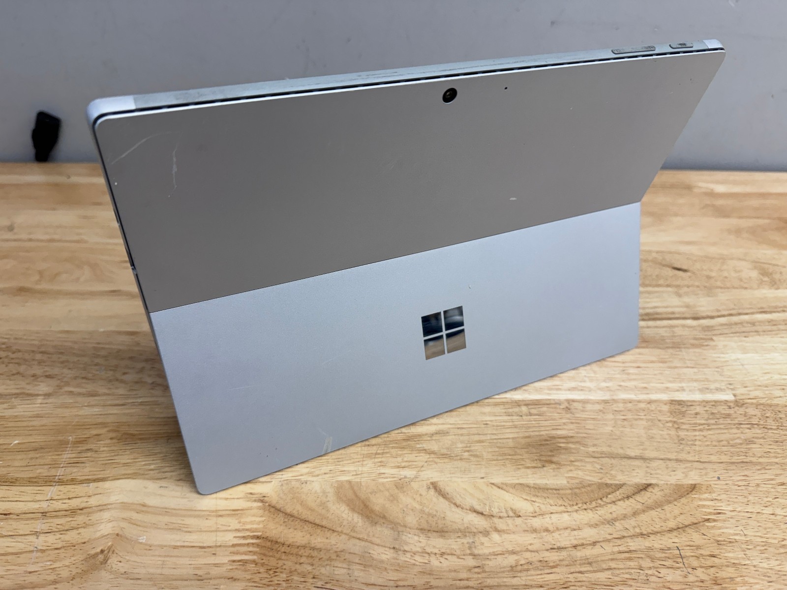 Microsoft Surface Pro 7 12.3″ Wi-Fi, 128GB SSD, 8GB RAM, W11