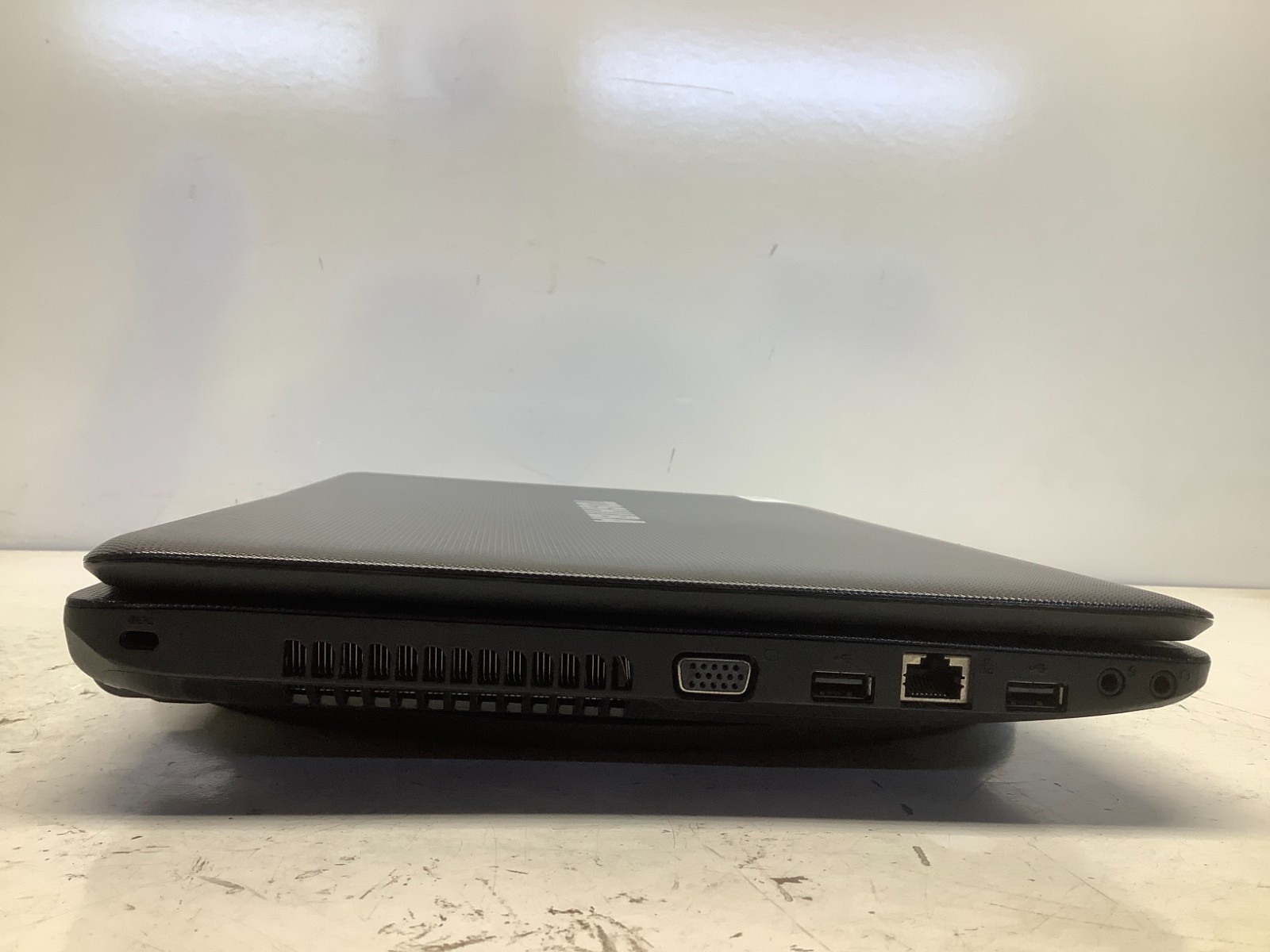 Toshiba Satellite C655D-S5518 AMD E-300 1.3GHz 4 GB NO HDD