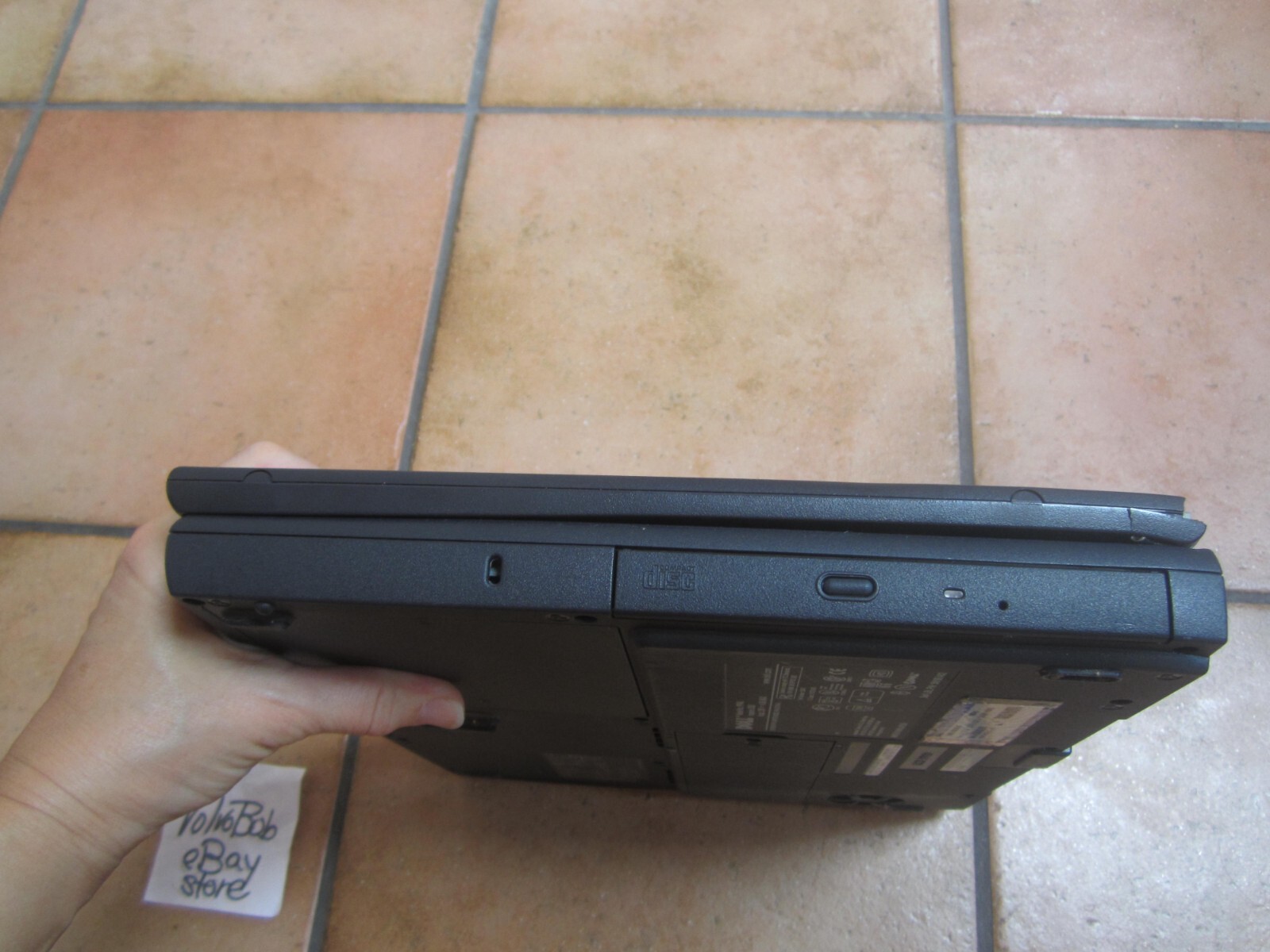 DELL INSPIRON 2650 LAPTOP 256MBRAM 30GBHD SCREEN INTACT BAD BATT NO CORD – PARTS