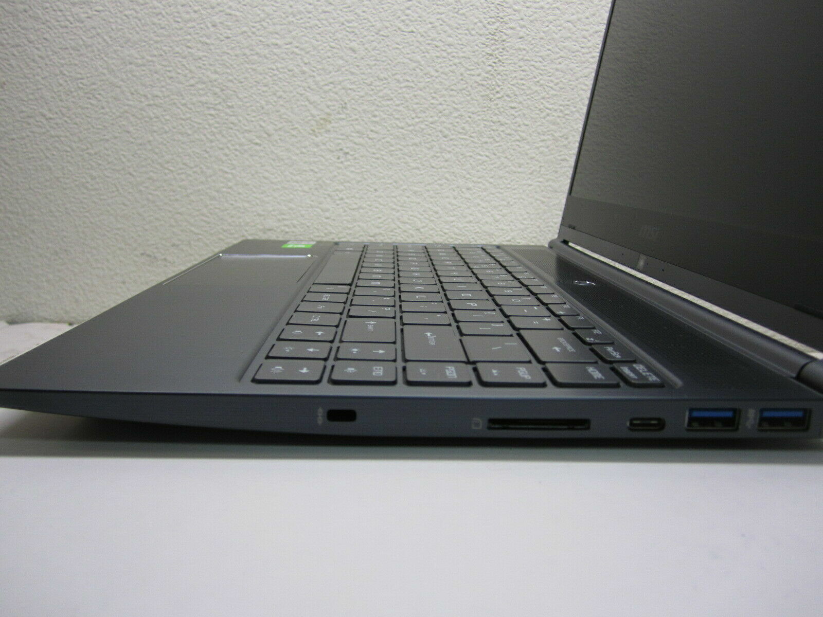 MSI Modern 14 A10RAS-883 Laptop i7-10510u 512GB SSD 8GB 2GB MX330 14″ FHD 6072