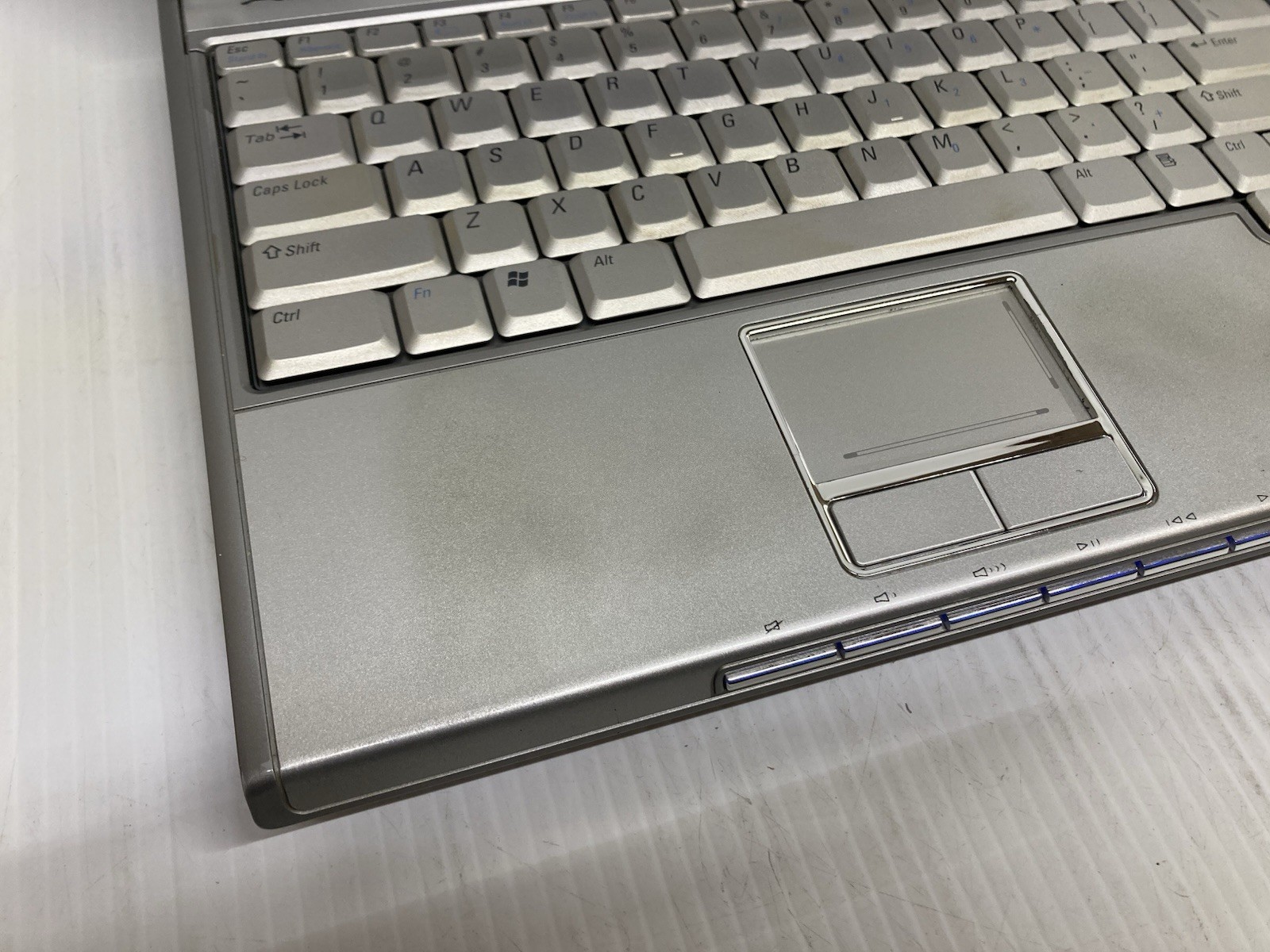 Dell XPS M1210 12″ Laptop Intel Core Duo 1.66GHz 1GB RAM 320GB HDD – Windows 8
