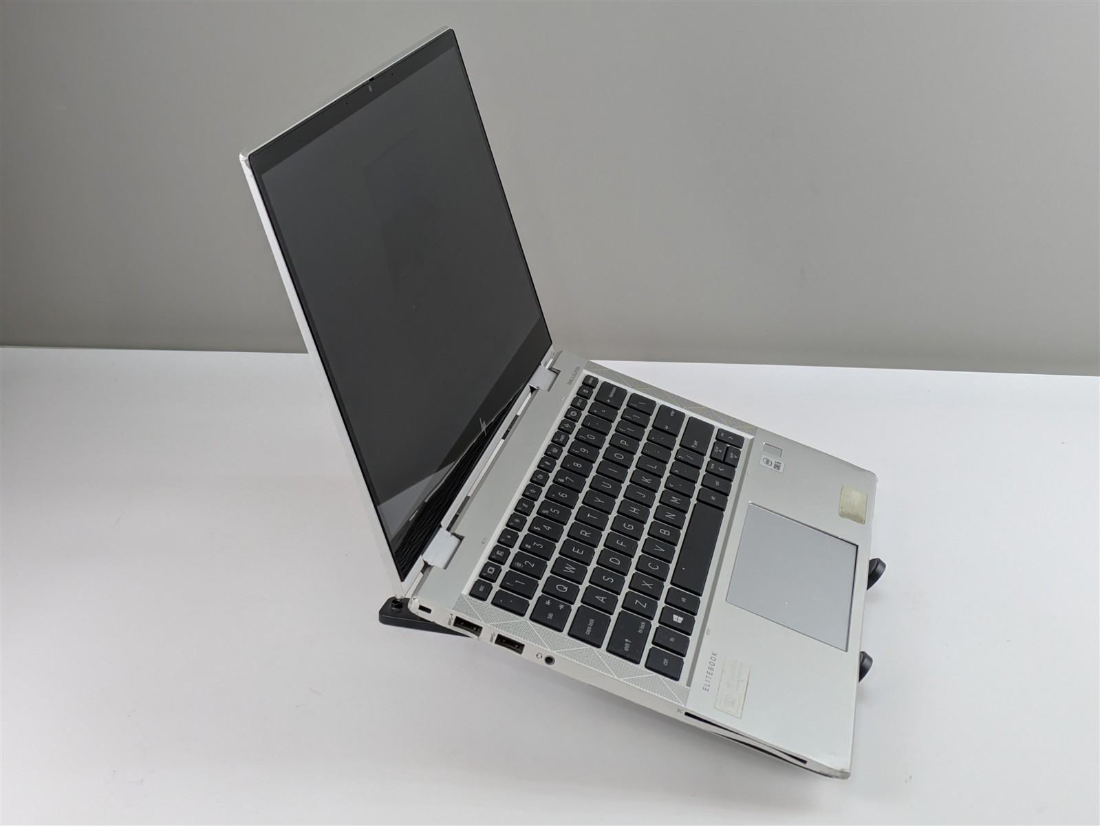 HP EliteBook x360 830 G7 i5-10210U 16GB RAM 256GB SSD 13.3″ FHD 2-in-1 (READ!)