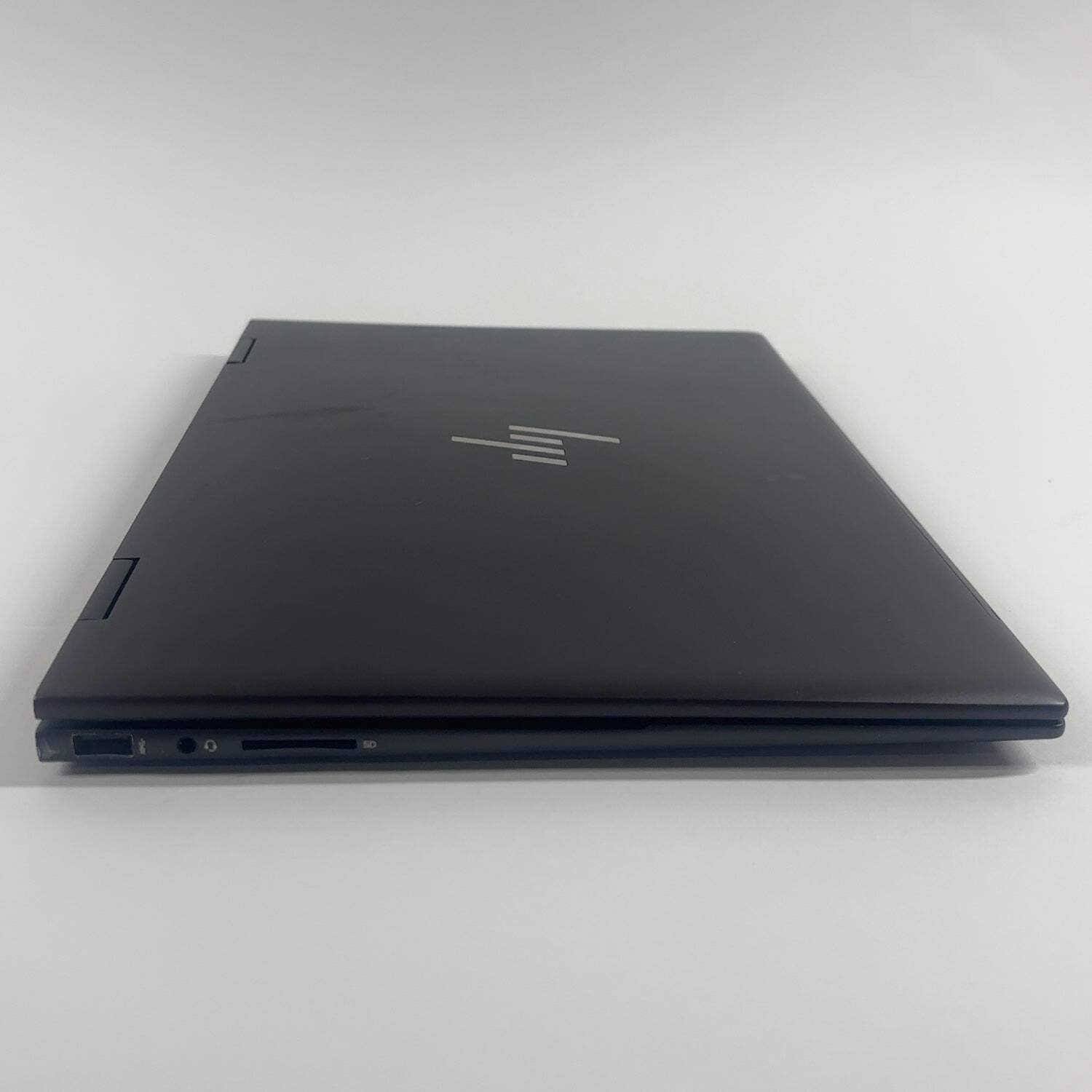 HP Envy x360 Laptop 15-EY0013DX 15.6″ Ryzen 5 5625U 2.3GHz 8GB RAM 256GB SSD