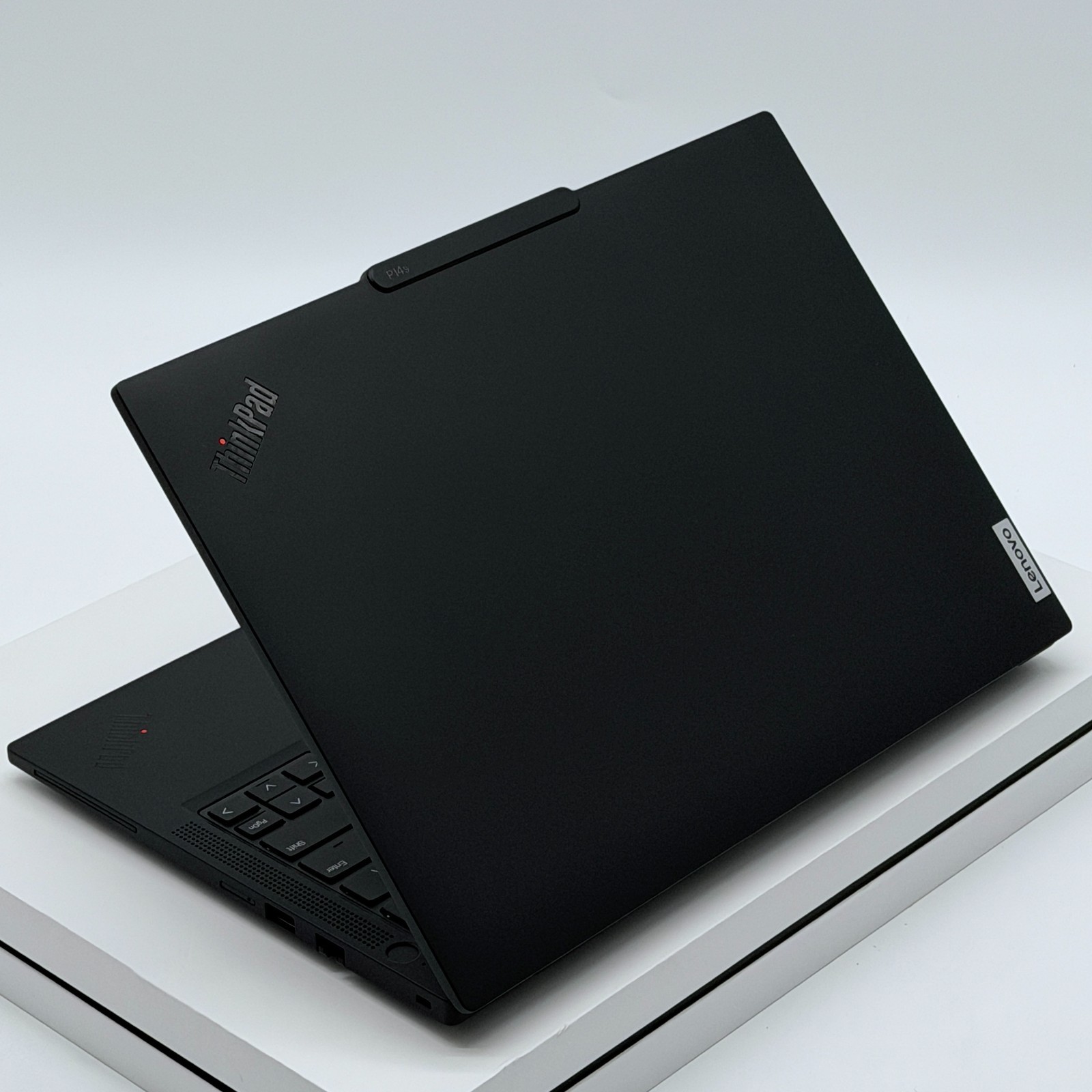 EXCELLENT ThinkPad P14s Gen 5 2.8K OLED Ryzen 7 8840HS – 64GB RAM – 1TB Win11Pro