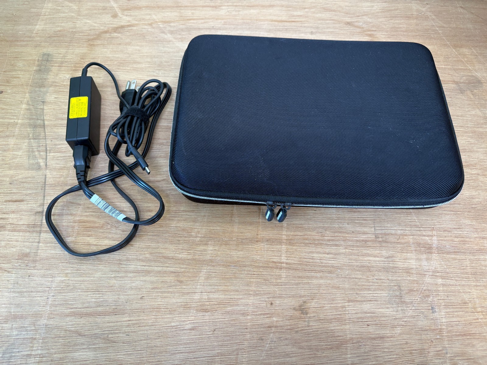 ONEXPLAYER I7-1195G7 16GB 1TB Handheld Gaming Laptop + Keyboard + Case + Charger