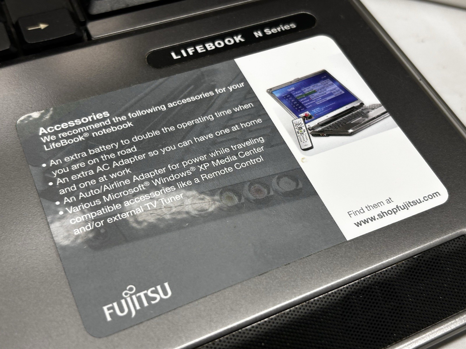 Fujitsu Lifebook N6410 17″ Centrino T2400 + 4GB Ram