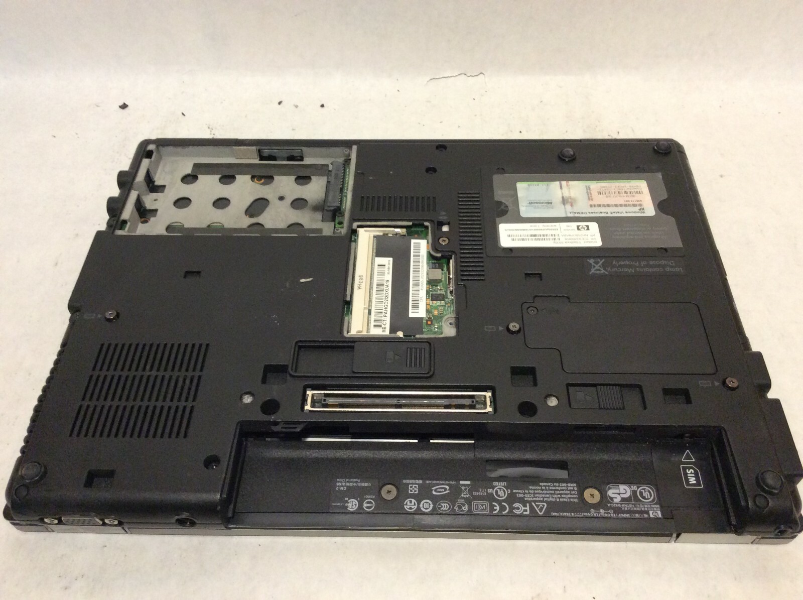 HP EliteBook 6930p Laptop 14″ Intel Centrino 2 MISSING KEYBOARD & BAD SCREEN -PP