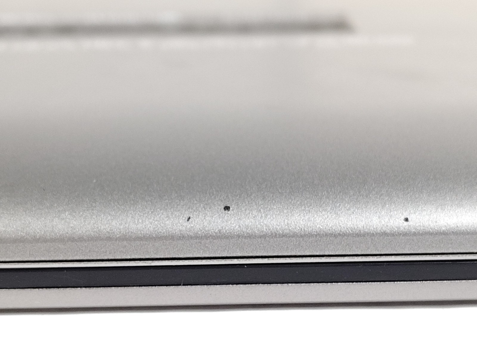 Dell Latitude 3301 8GB – 256GB i5-8265U Windows 11 Pro w/Bump Armor Case -Bundle