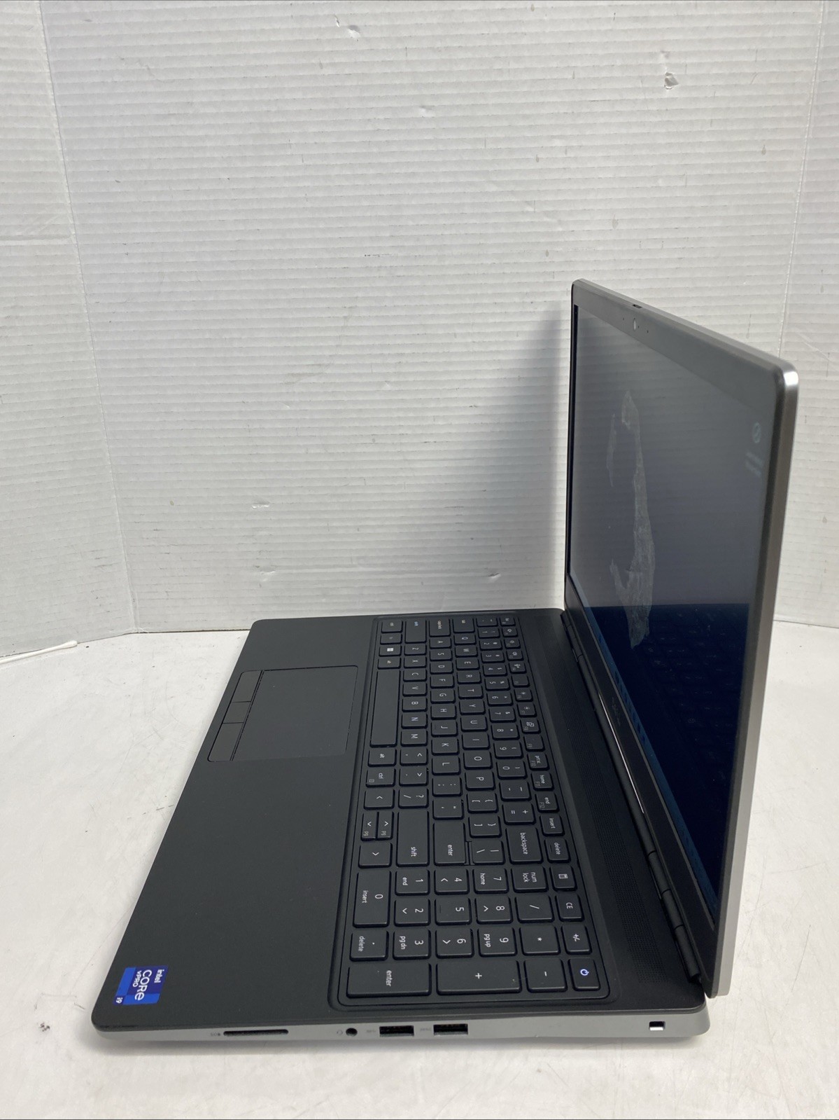 Dell Precision 7560 15.6″ FHD i9 11950H 32GB Ram 1TB NVMe SSD nVidia RTX A2000