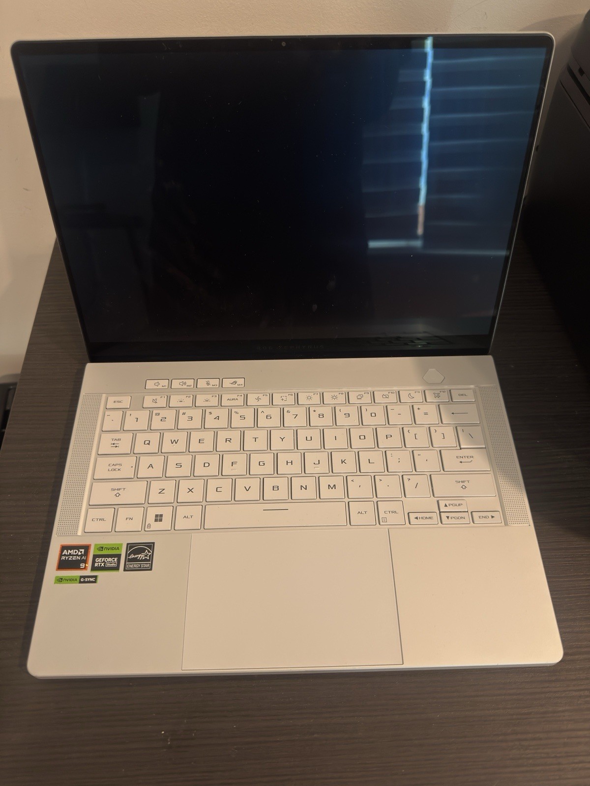 ASUS ROG Zephyrus G14 GA403UI Ryzen 8945HS RTX 4070 32GB 1TB SSD