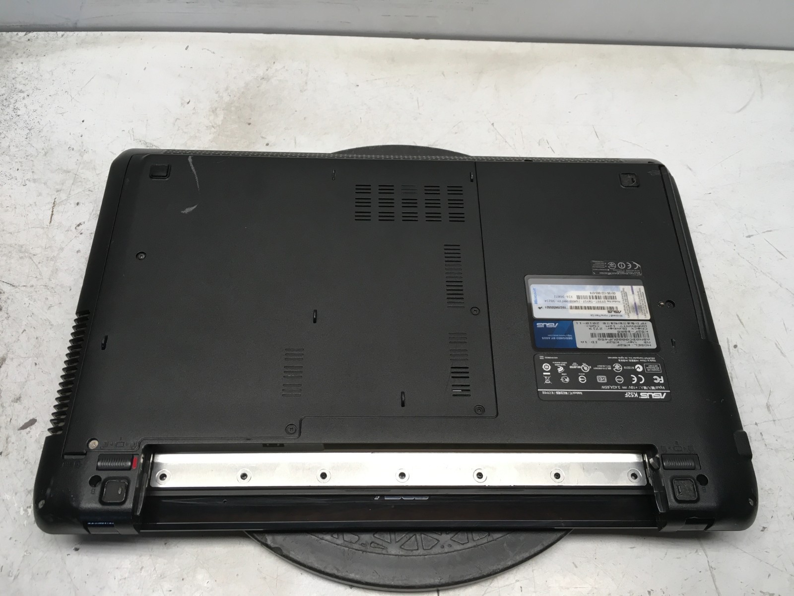 Asus K52F-BBR5 Intel Pentium P6100 2GHz 3 GB NO HDD