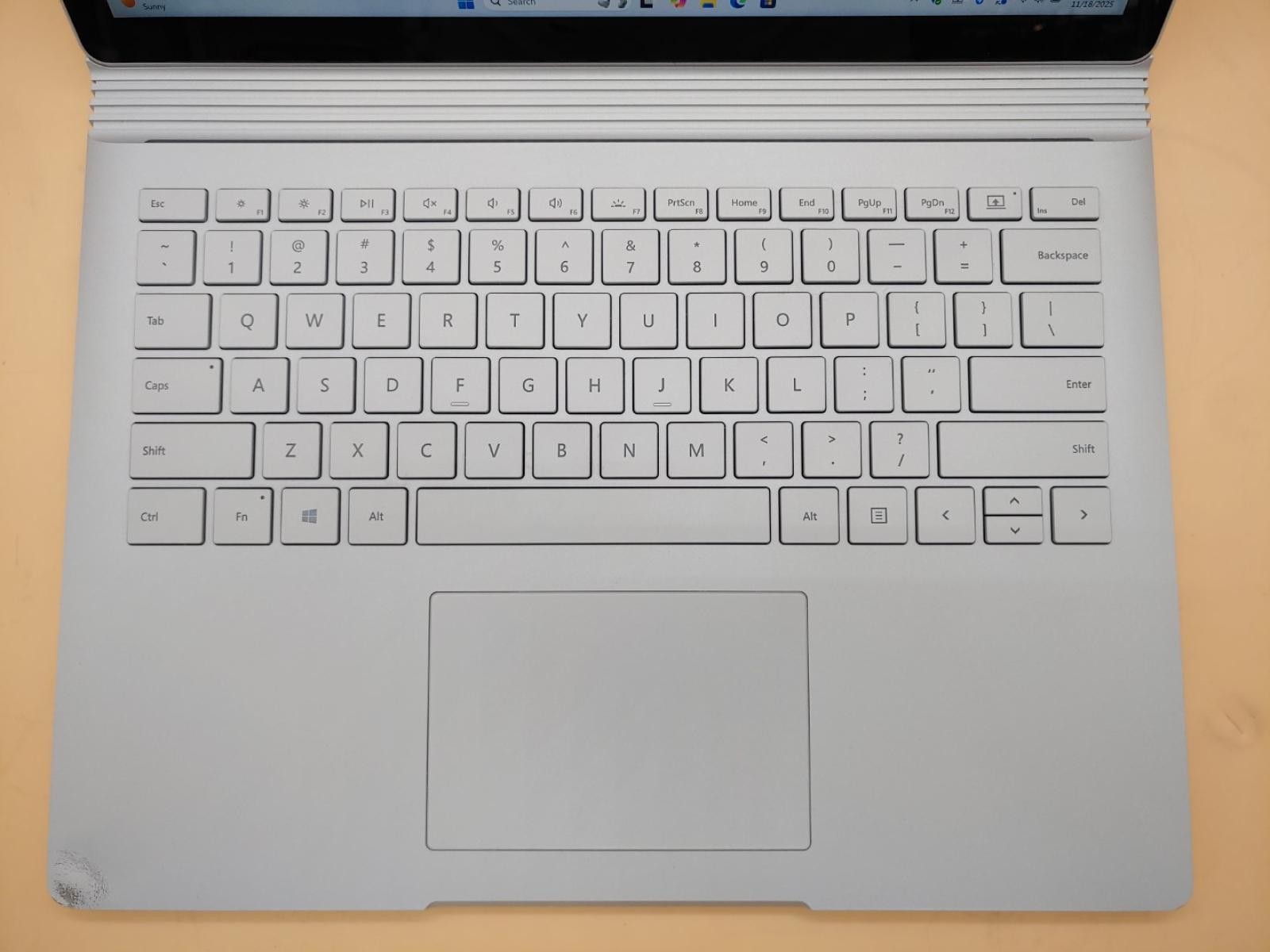 Microsoft Surface Book 2 13.5″ i7-8650U 8GB 256GB Win11Pro GTX1050 *NO A/C**READ
