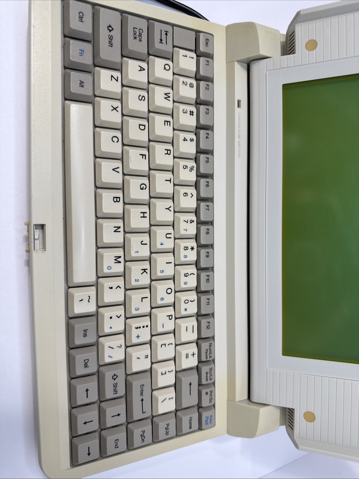 1989 Panasonic Business Partner CF-150 B Portable Computer Powers On Untested