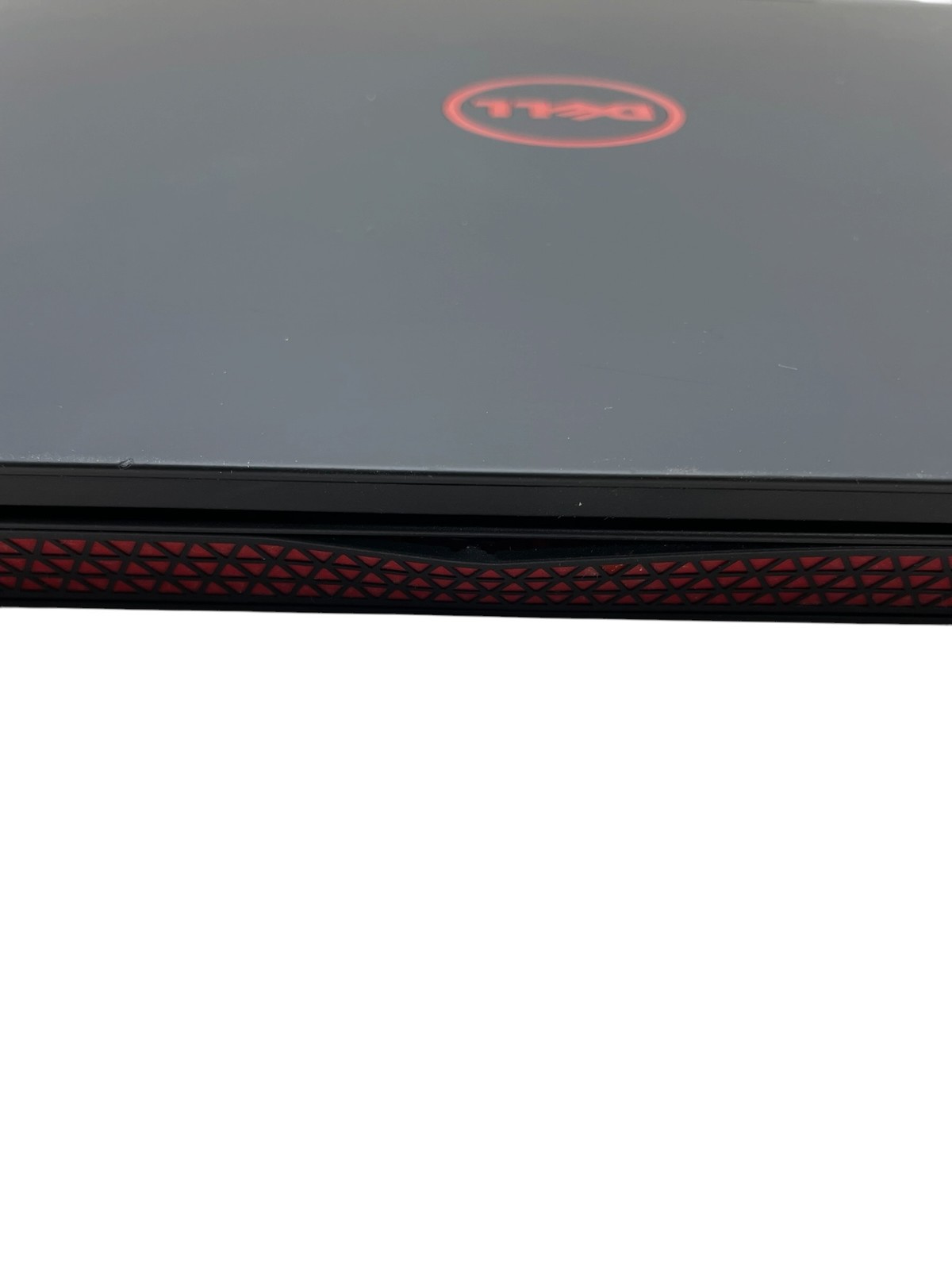 Dell Inspiron 15 7000 15″ – I7-7700HQ – 32GB – 1.5TB – Grade D