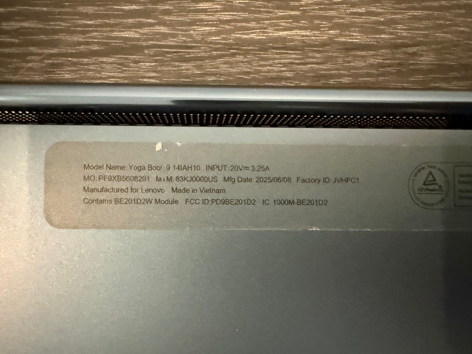 Lenovo Yoga Book 9i 14″ DUAL OLED 3K 16GB RAM Ultra 7 255H 1TB SSD Laptop D