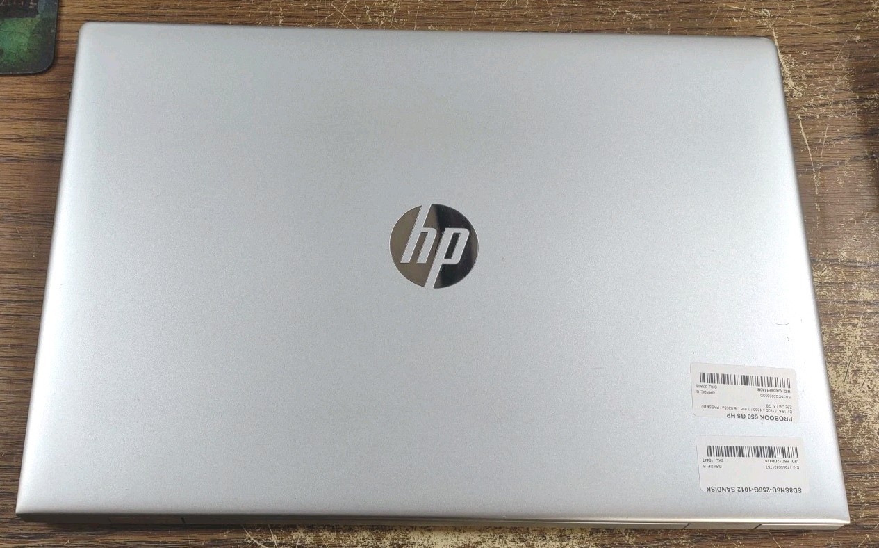 HP Probook 650 G5 LAPTOP 15.6 W/ i5-8365U 1.60GHz, 8GB, 256GB.