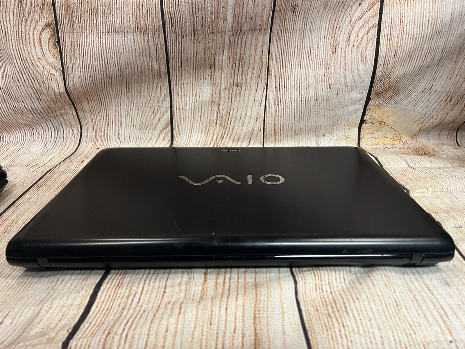Sony VAIO 17” E Series Pentium 2020M SVE171G12L 8GB RAM 500 HDD NO OS