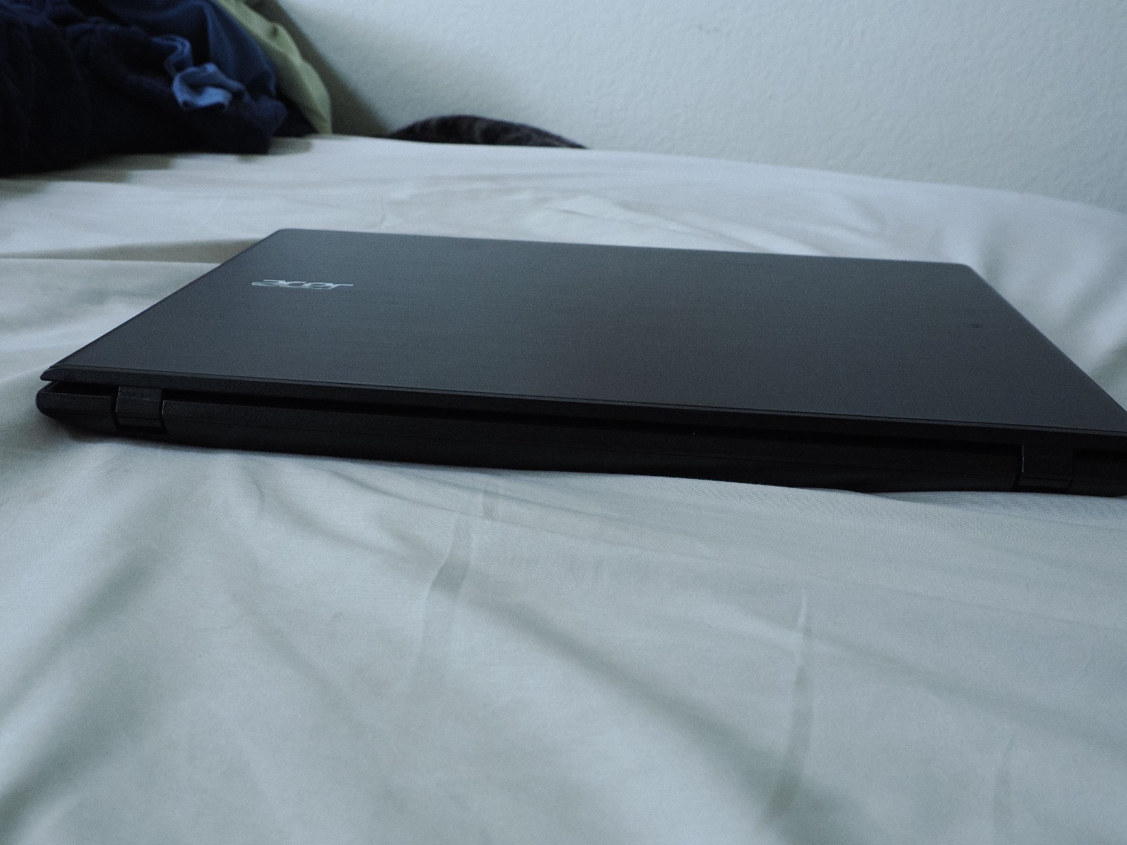 Acer Aspire E15 E5-575G 15.6″ 1TB+256GB-SSD 16GB Win10 Gaming Laptop w/ Charger