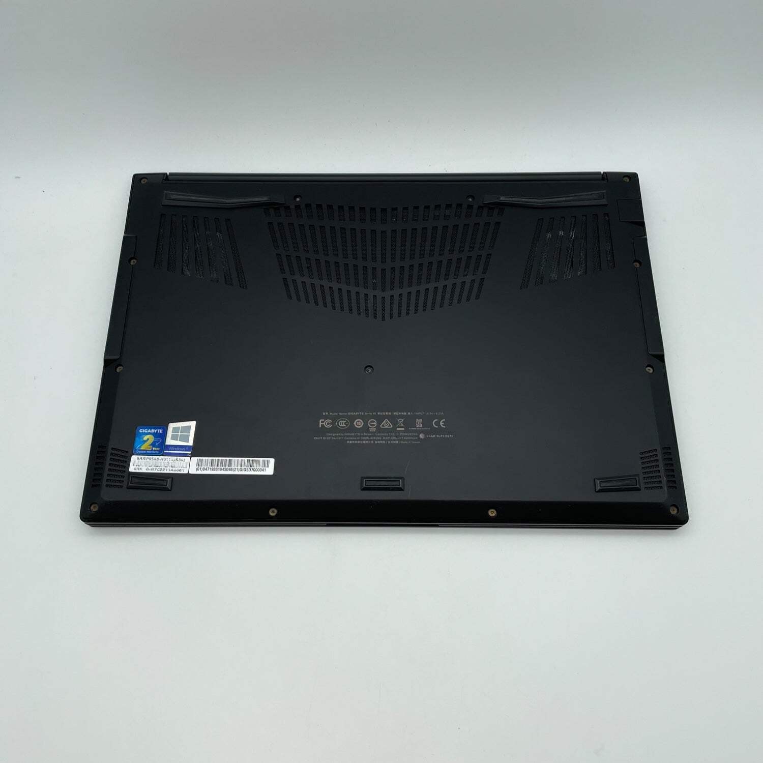 Gigabyte AERO 15.6″ i7-8750H 2.21GHz 16GB RAM 512GB SSD GeForce GTX 1070 Max-Q