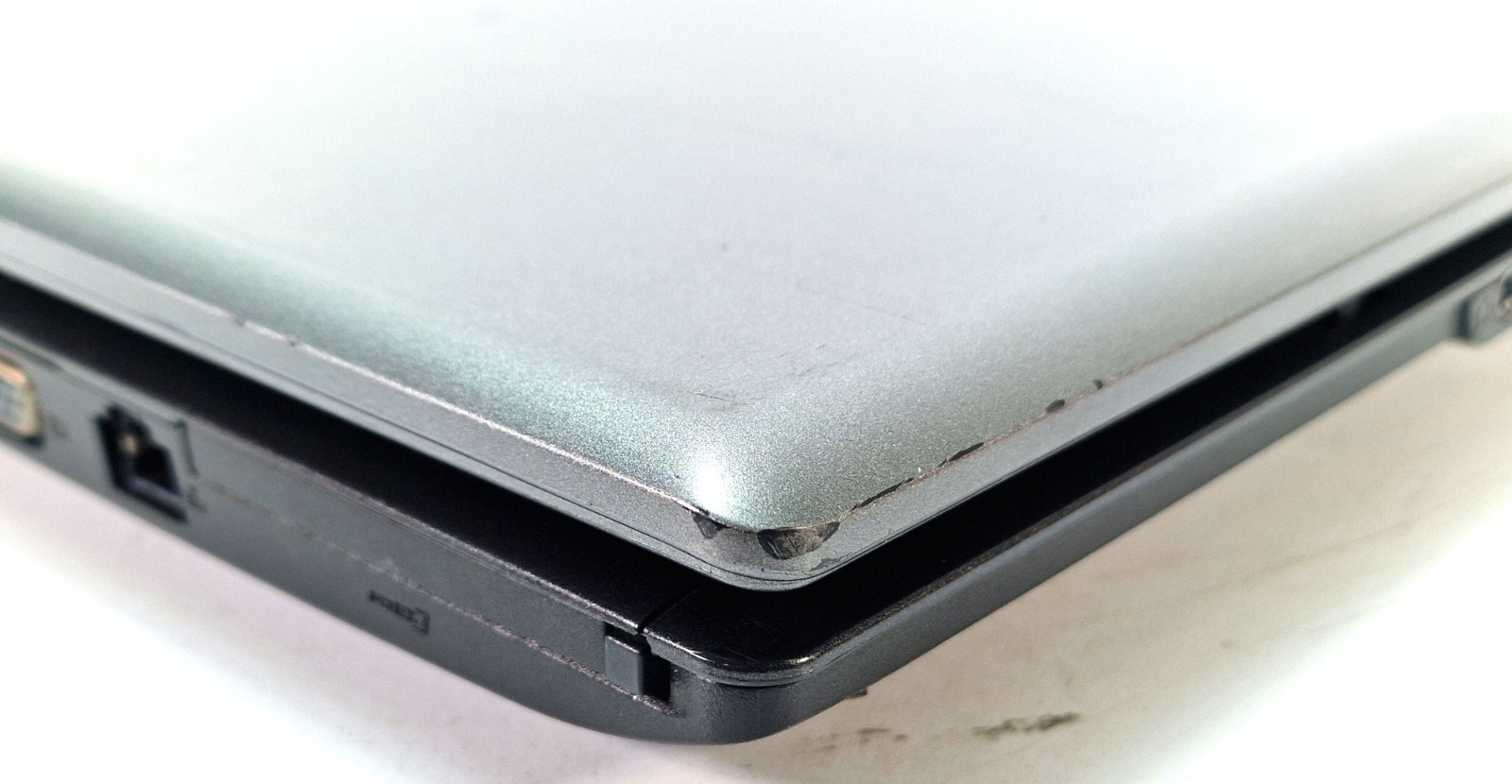 Fujitsu Siemens Esprimo Mobile V5535 Laptop T2370 Windows XP 2GB 80GB 15.4″ VGA